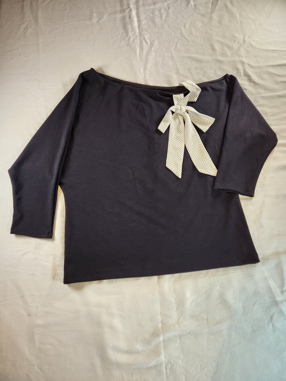 White House Black Market Navy Knit Boat Neck 3/4 Sleeve Bow Top Blouse Size M